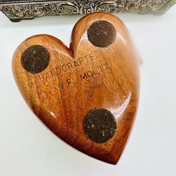 Vintage Wood Heart Box Initial T - Picture 6 of 17